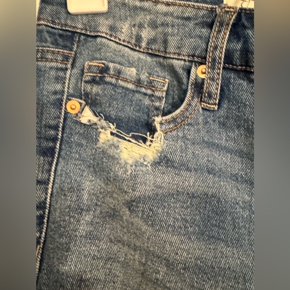 Jessica Simpson Blue Streak Spotlight Straight Ongoing, distressed/Ripped Jeans - Picture 4 of 16